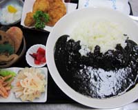 黒カレー＆フライ定食